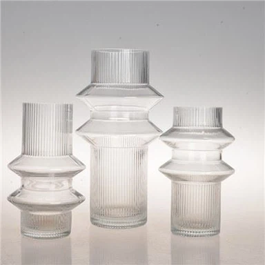 Ručne vyrobená sklenená váza