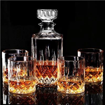 Whisky Decanter so sklenenou zátkou