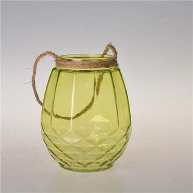 Sklenený svietnik s rukoväťou