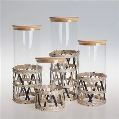 Borosilikátové sklenené poháre s bambusovými viečkami