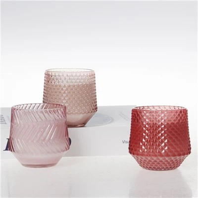 Vytvorte si relaxačnú atmosféru s dekoratívnymi sklenenými nádobami na sviečky