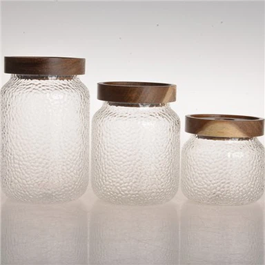 Sklenená nádoba na nalievanie s vekom