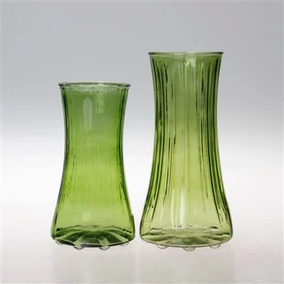 Priehľadná zelená váza