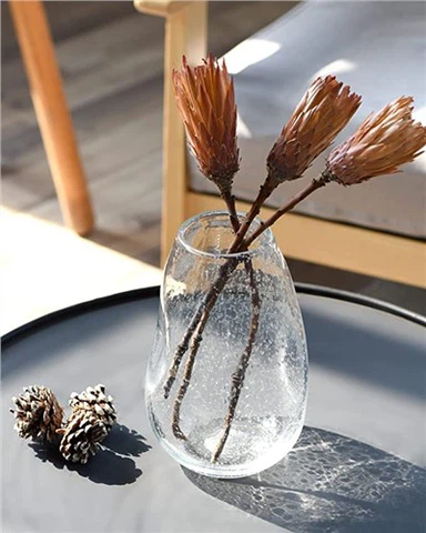 Ručne fúkaná priehľadná sklenená váza